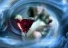 К чему снится алкоголь: трактование снов о спиртных напитках разными сонниками